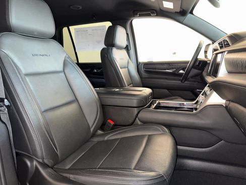 Used 2024 GMC Yukon Denali image 28