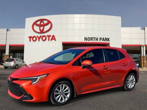 Used 2024 Toyota Corolla SE image 1