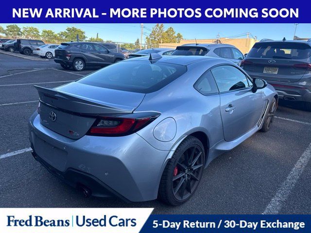 Used 2025 Toyota GR86 Premium w/ Performance Package RWD image 3
