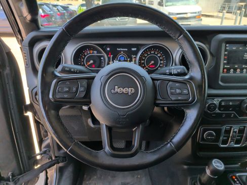 Used 2020 Jeep Gladiator Sport w/ Quick Order Package 24S AWD/4WD image 13