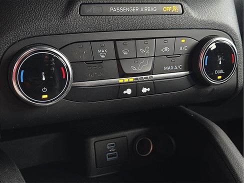 Used 2023 Ford Escape ST-Line image 14