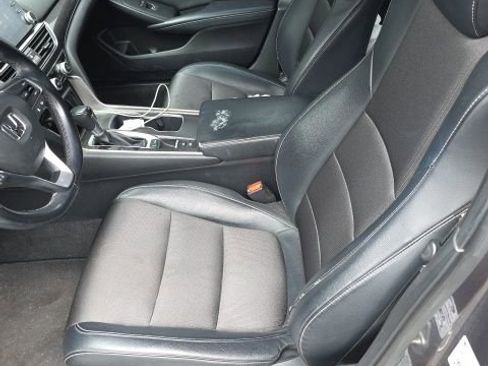 Used 2018 Honda Accord Sport image 25