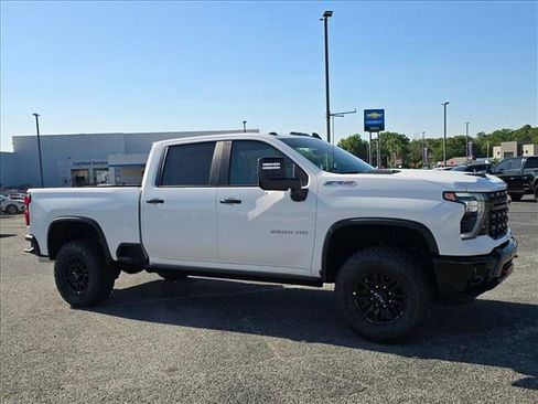 New 2026 Chevrolet Silverado 2500 ZR2 AWD/4WD image 1