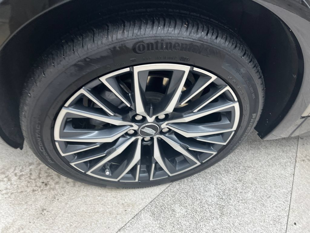 Used 2024 Cadillac XT4 Sport AWD/4WD image 9
