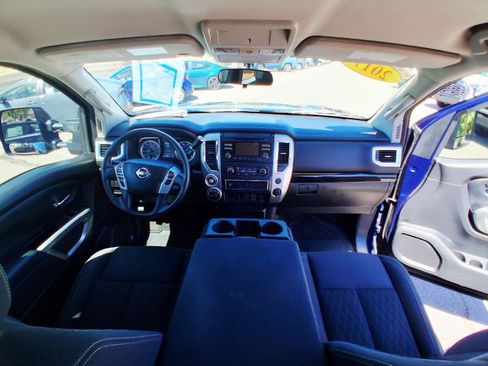Used 2017 Nissan Titan SV AWD/4WD image 24