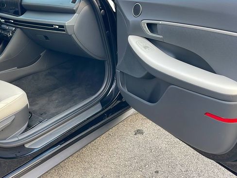 Certified 2025 Hyundai Sonata SE image 32