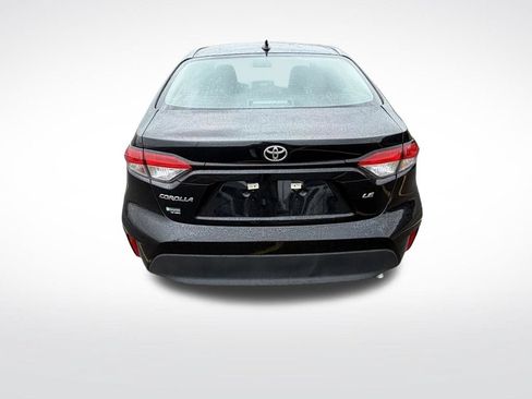 Used 2025 Toyota Corolla LE FWD image 4