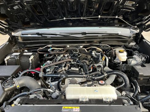 Used 2025 Toyota Tacoma TRD Off-Road image 33