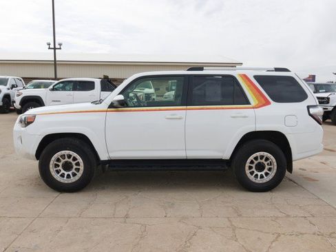 Used 2024 Toyota 4Runner SR5 AWD/4WD image 3