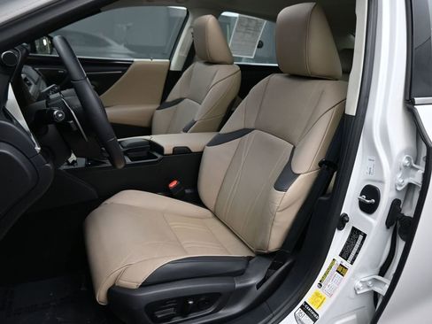 Used 2020 Lexus ES 350 Luxury w/ Accessory Package 2 image 19