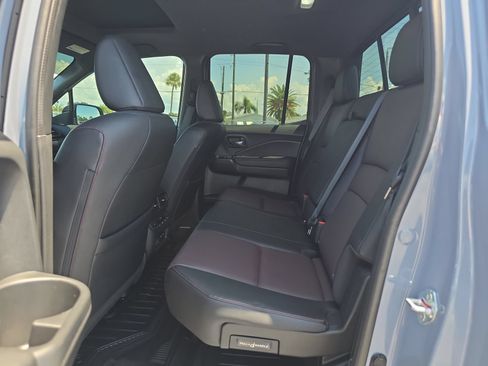 Used 2025 Honda Ridgeline Black Edition image 12