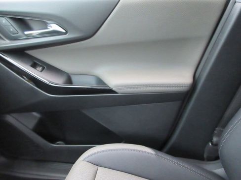New 2026 Chevrolet Equinox LT FWD image 34