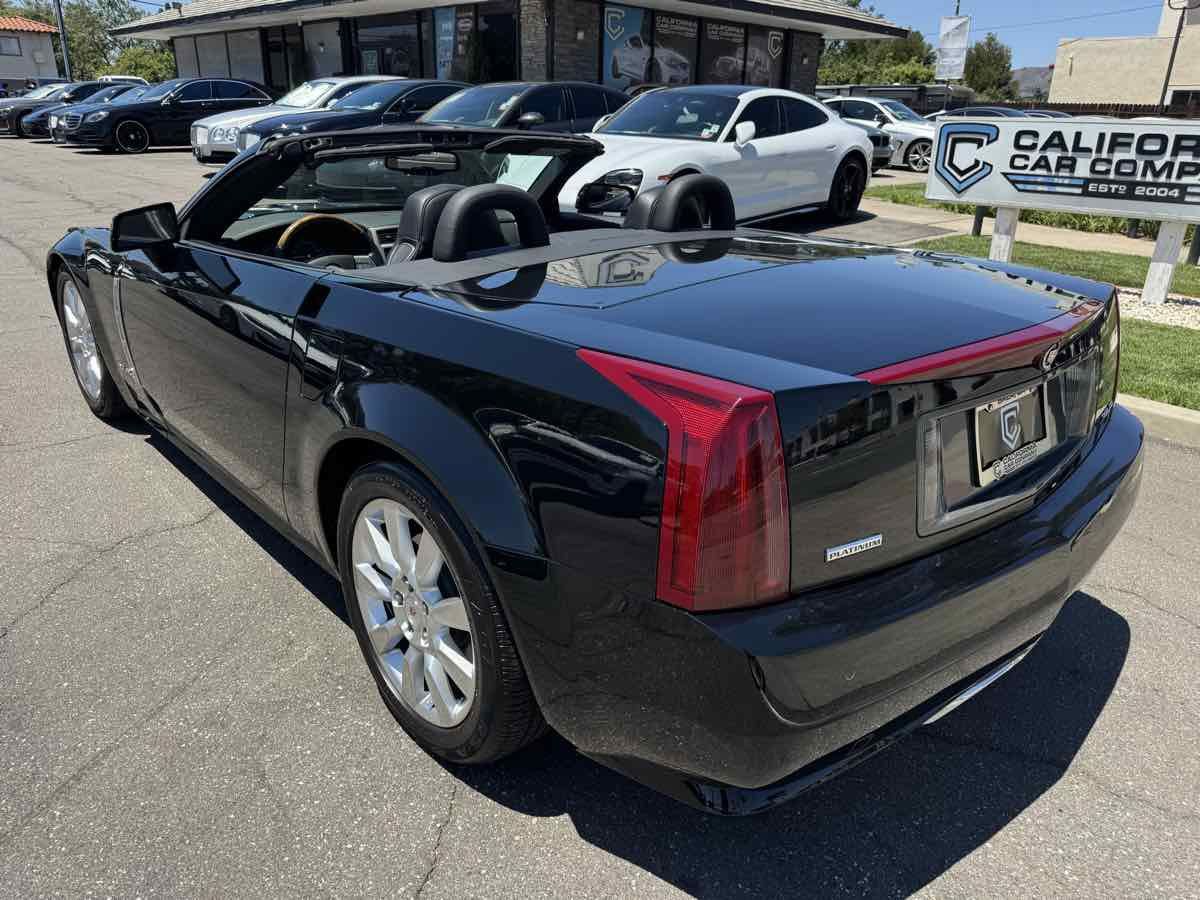 Used 2009 Cadillac XLR RWD image 6