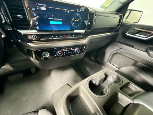 Used 2023 Chevrolet Silverado 1500 LT image 26