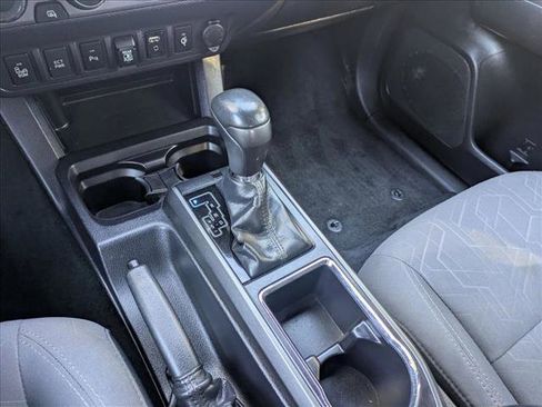 Used 2019 Toyota Tacoma TRD Off-Road image 12