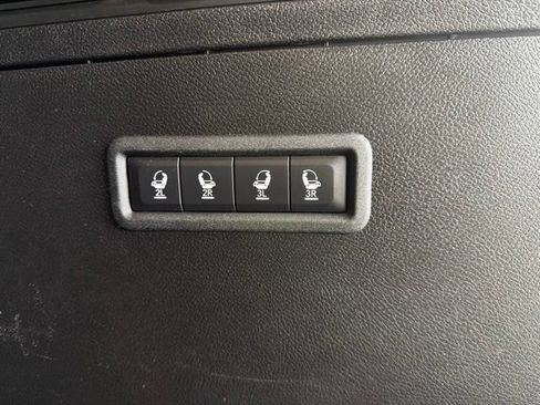 Used 2022 Jeep Wagoneer Series III AWD/4WD image 33