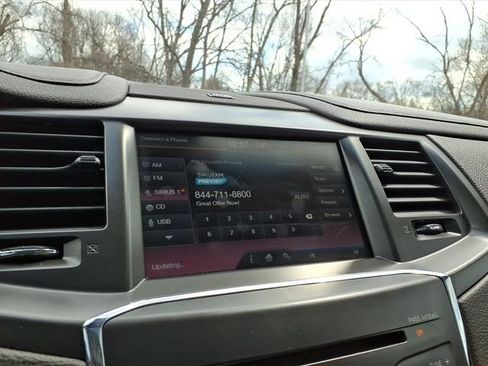 Used 2013 Lincoln MKS AWD image 23