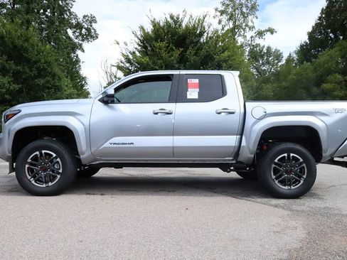 New 2025 Toyota Tacoma TRD Sport image 17