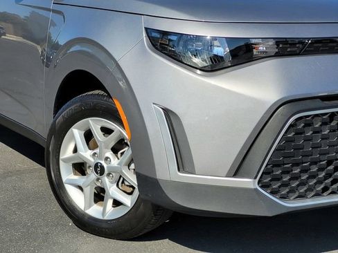 Certified 2025 Kia Soul LX FWD image 11