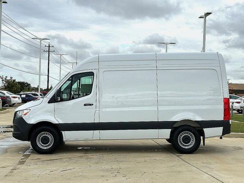Used 2025 Mercedes-Benz Sprinter 2500 image 5