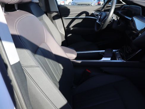 Used 2024 Audi Q8 e-tron Premium Plus w/ Premium Plus Package image 13