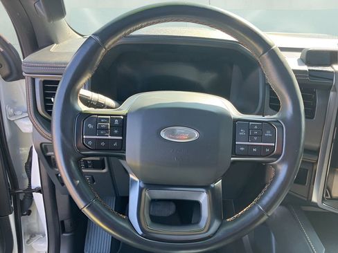 Used 2023 Ford Expedition Platinum image 12