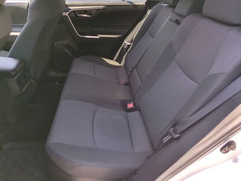 Used 2025 Toyota RAV4 XLE AWD/4WD image 29