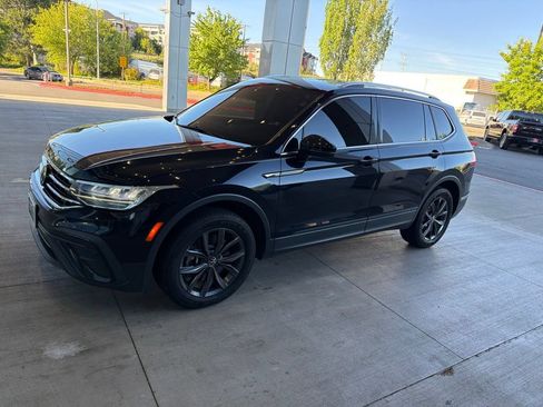 Used 2022 Volkswagen Tiguan SE AWD/4WD image 2
