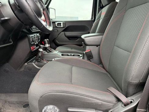 Certified 2023 Jeep Gladiator Rubicon w/ Cold Weather Group image 18