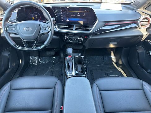 Used 2025 Chevrolet Trax RS image 12
