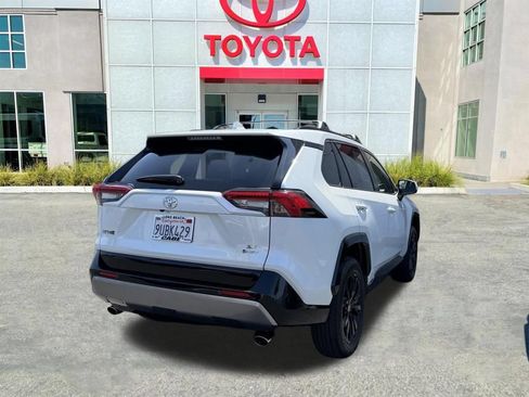 Used 2025 Toyota RAV4 SE w/ Convenience Package AWD/4WD image 7