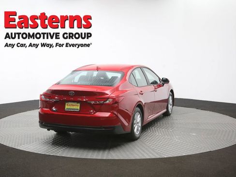 Used 2025 Toyota Camry SE FWD image 37