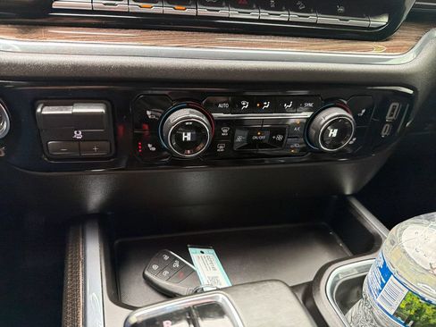 Used 2024 Chevrolet Silverado 1500 LT Trail Boss w/ LT Trail Boss Premium Package AWD/4WD image 22