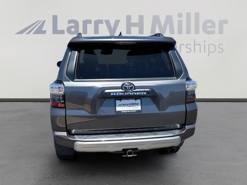 Used 2020 Toyota 4Runner TRD Off-Road AWD/4WD image 4