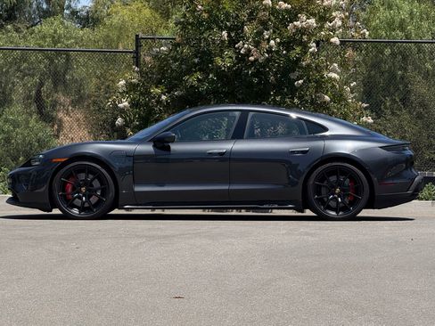 Used 2022 Porsche Taycan GTS AWD/4WD image 2