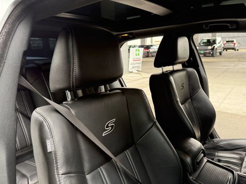 Used 2018 Chrysler 300 S w/ 300S Premium Group RWD image 24