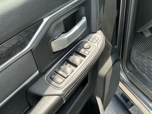 Used 2024 RAM 2500 Big Horn w/ Safety Group AWD/4WD image 19