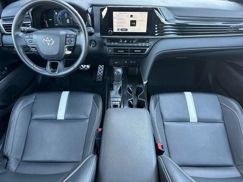 Used 2025 Toyota Camry SE w/ Convenience Package FWD image 17