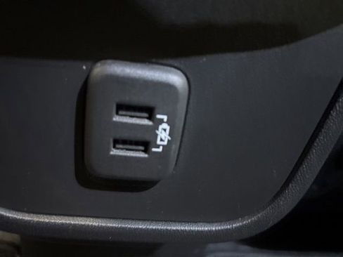 Used 2021 Chevrolet Equinox LT image 18