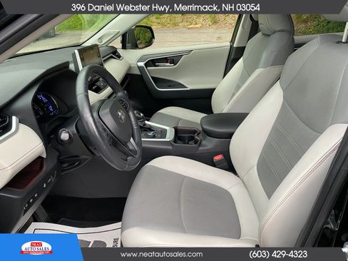 Used 2019 Toyota RAV4 Limited AWD/4WD image 11