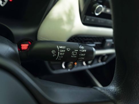 Used 2023 Honda HR-V LX image 24