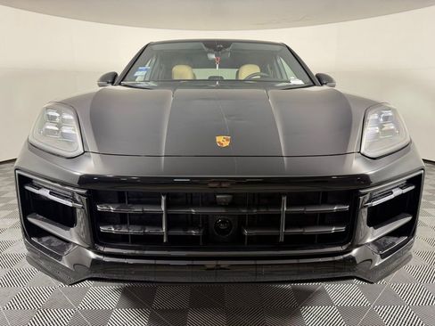 New 2025 Porsche Cayenne Coupe image 10