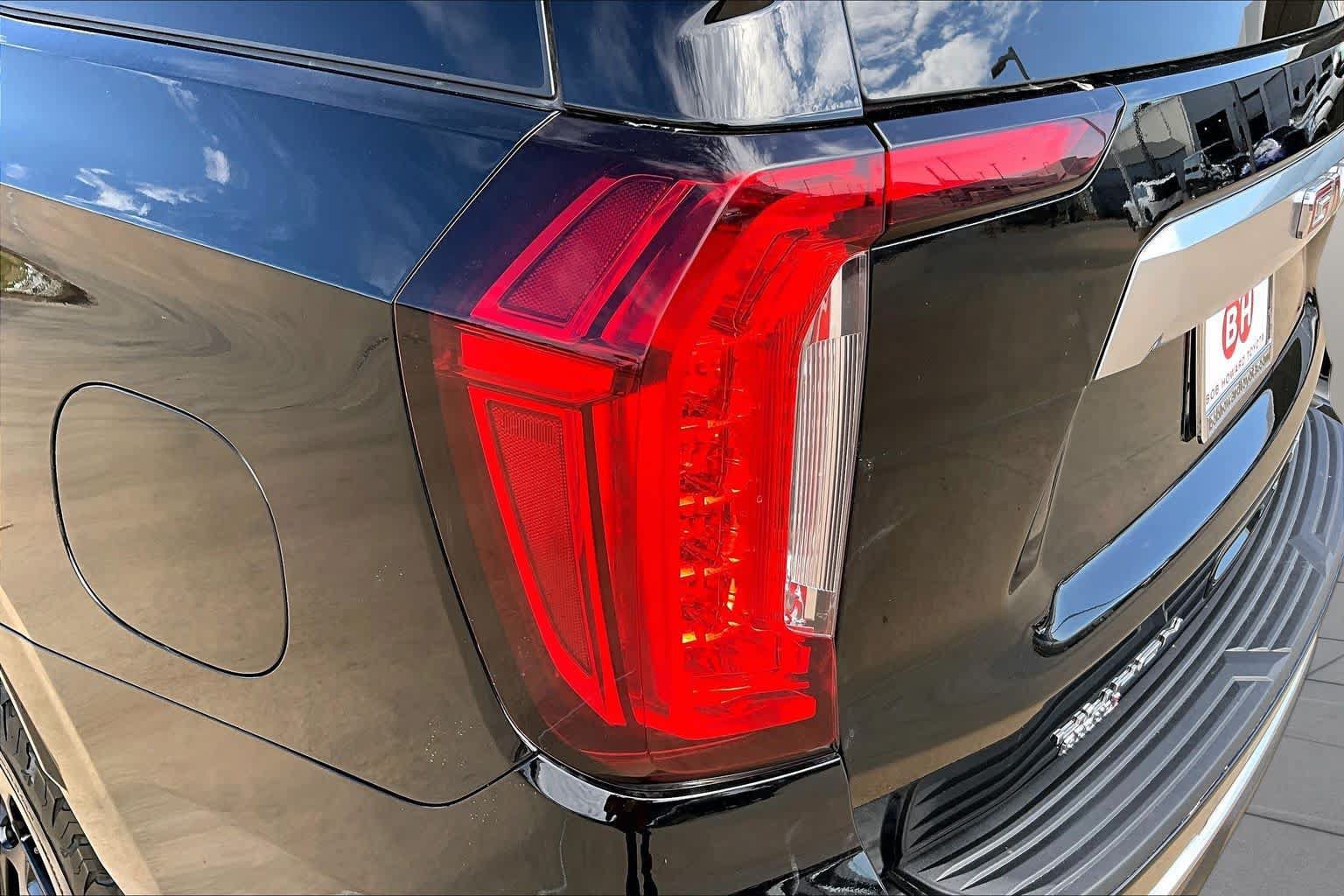 Used 2021 GMC Yukon Denali w/ Denali Ultimate Package AWD/4WD image 28
