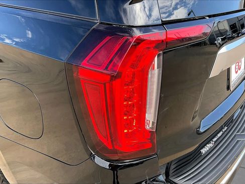 Used 2021 GMC Yukon Denali w/ Denali Ultimate Package AWD/4WD image 28