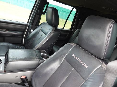 Used 2017 Ford Expedition EL Platinum RWD image 16