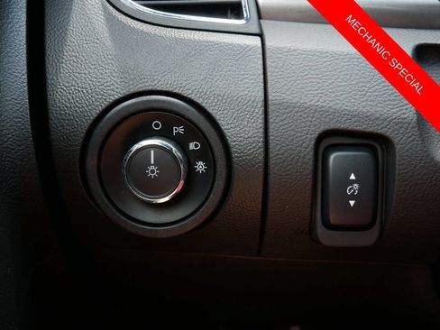 Used 2015 Ford Taurus SEL w/ Equipment Group 201A FWD image 16