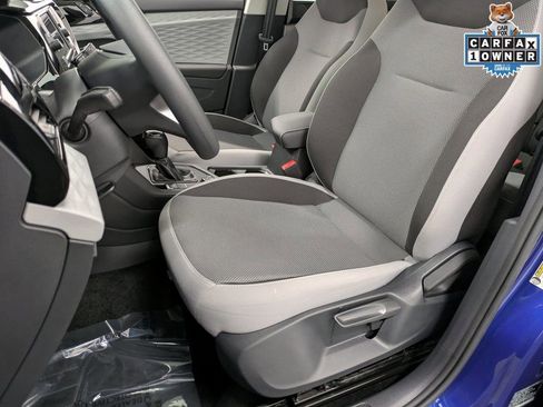 Used 2022 Volkswagen Taos S image 11