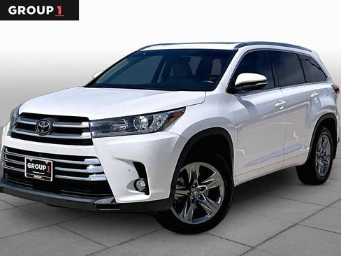 Used 2018 Toyota Highlander Limited Platinum FWD image 1