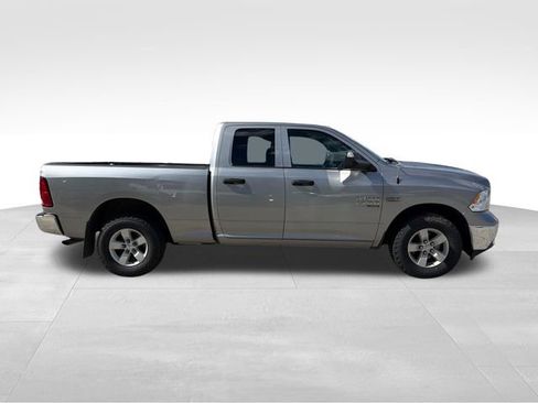 Used 2022 RAM 1500 Classic SLT w/ Trailer Tow Group AWD/4WD image 2