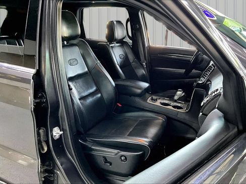 Used 2019 Jeep Grand Cherokee Overland AWD/4WD image 31
